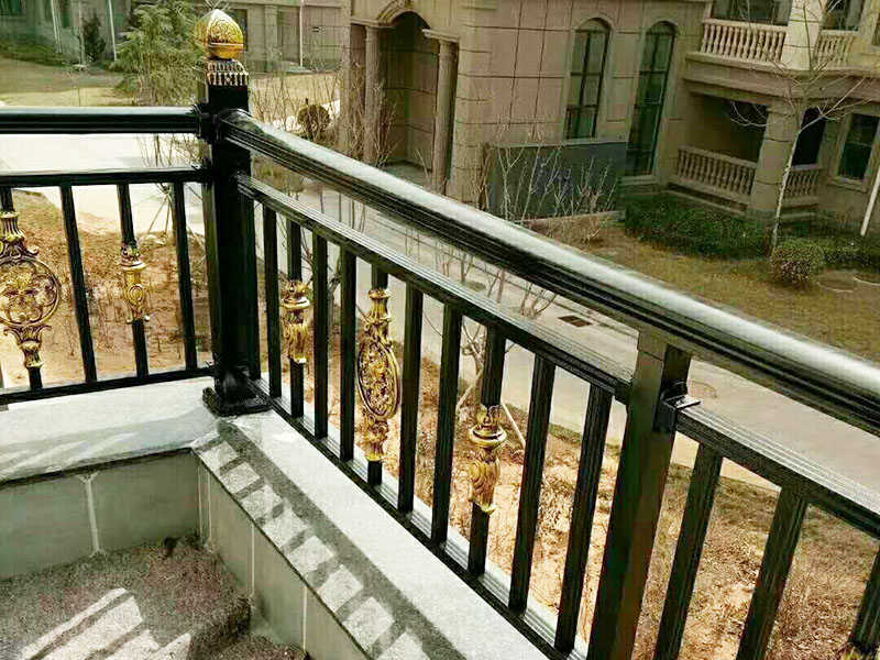 陽臺護(hù)欄